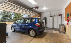 garage-with-car